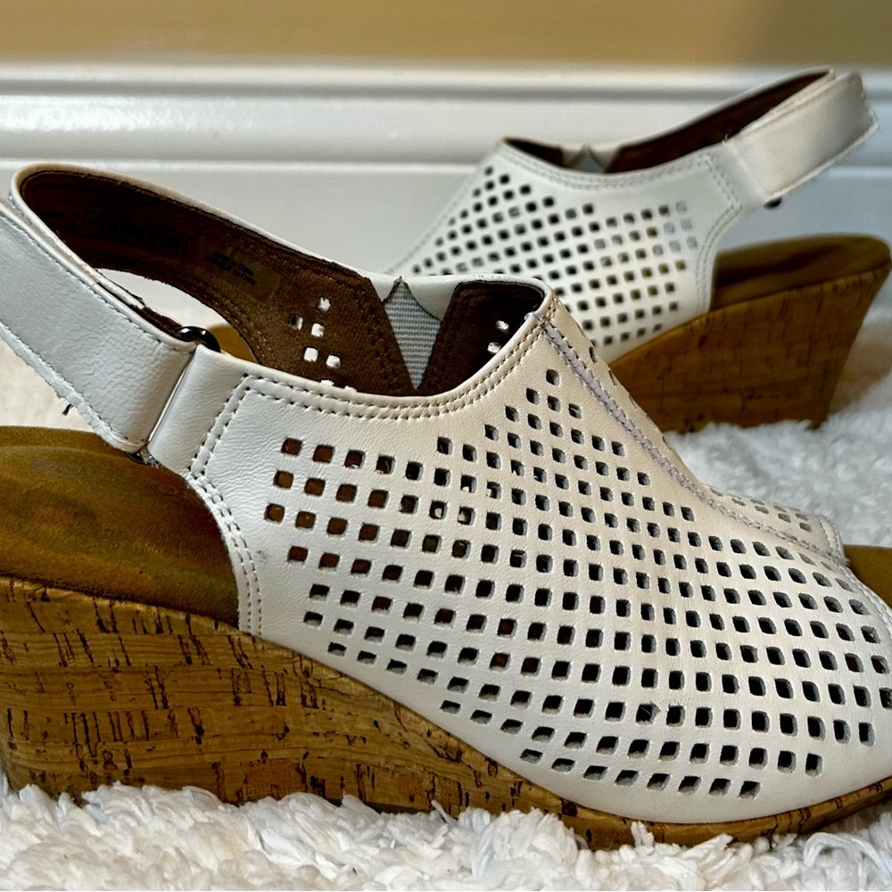 Rockport Cream Perforated Wedge Sandals